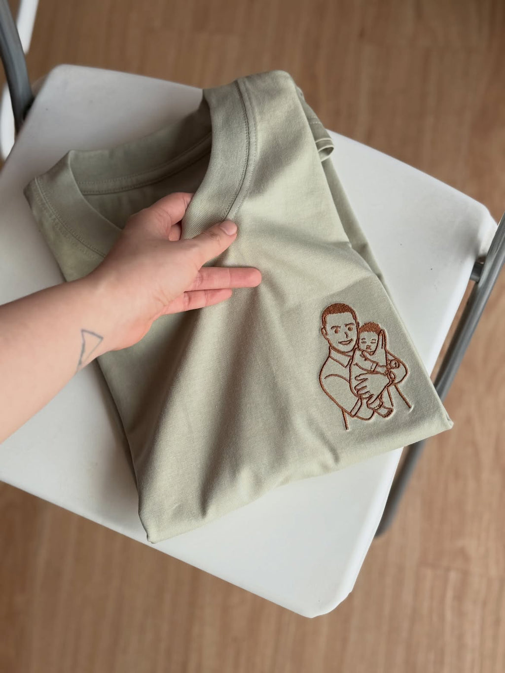 「EMBROIDERED」OUTLINE TEE